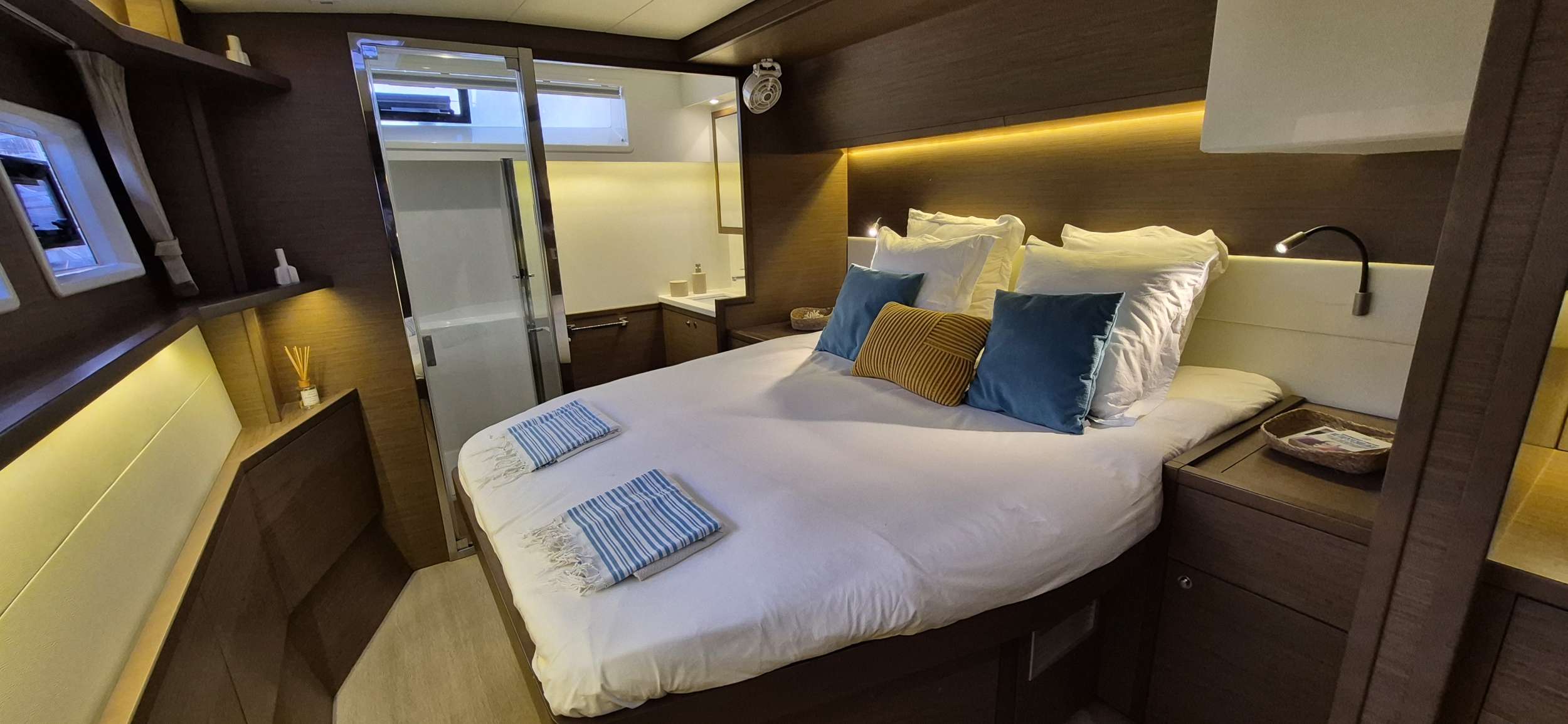 Charter Yacht SÉRÉNITÉ - Lagoon 52 - 4 Cabins - Marseille - Cannes - Monaco - St Tropez - French Riviera