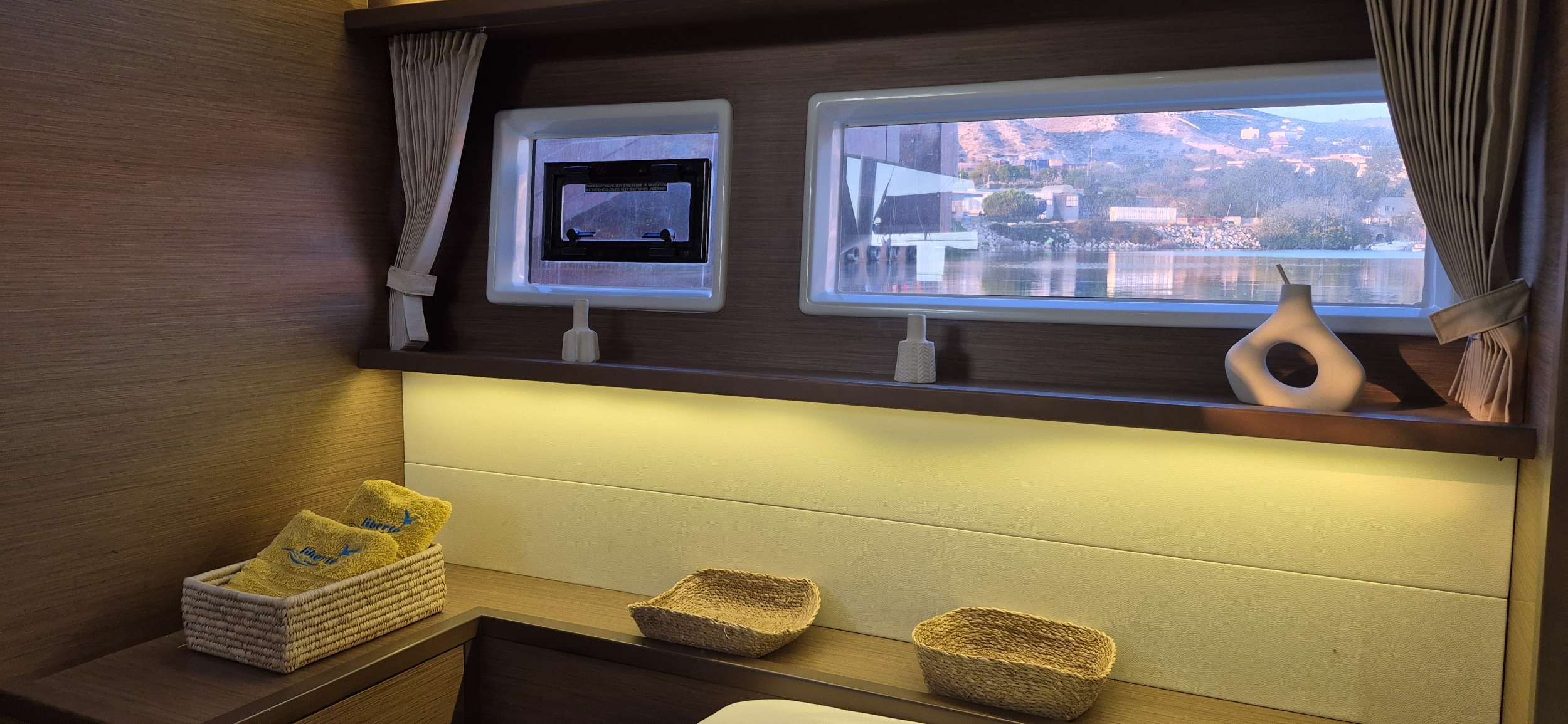 Charter Yacht SÉRÉNITÉ - Lagoon 52 - 4 Cabins - Marseille - Cannes - Monaco - St Tropez - French Riviera