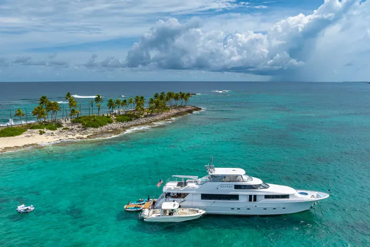Charter Yacht HANNAH - Westport 112 - 4 Cabins - Nassau - Exumas - Bahamas
