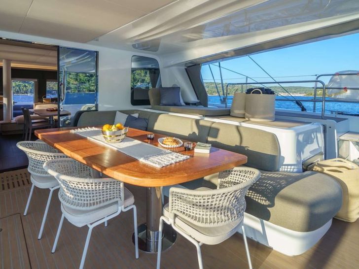 PALOMA Lagoon Sixty 5 - aft deck PALOMA Lagoon Sixty 5 - aft deck
