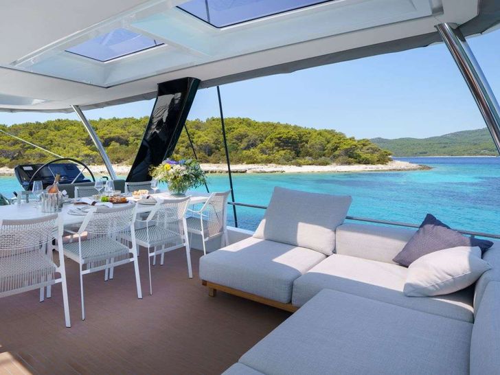 PALOMA Lagoon Sixty 5 - flybridge PALOMA Lagoon Sixty 5 - flybridge
