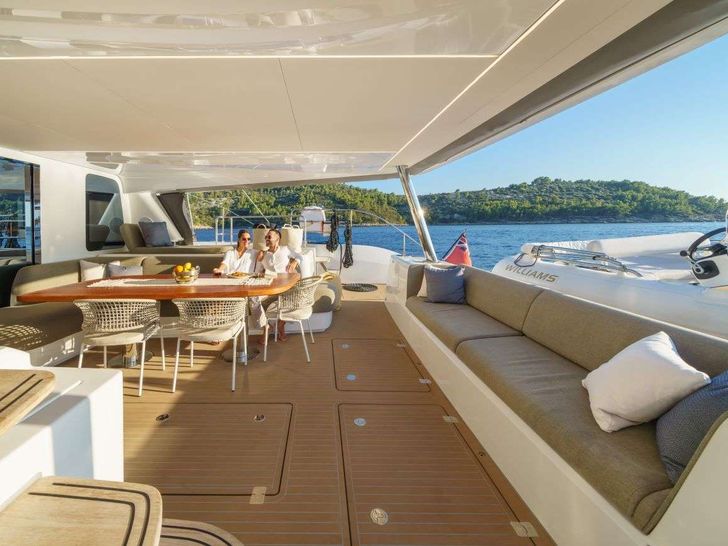 PALOMA Lagoon Sixty 5 - aft deck PALOMA Lagoon Sixty 5 - aft deck
