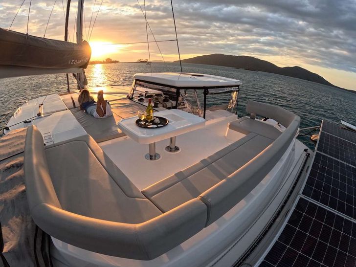 LIQUID COCONUT Leopard 45 - flybridge under the sunset LIQUID COCONUT Leopard 45 - flybridge under the sunset