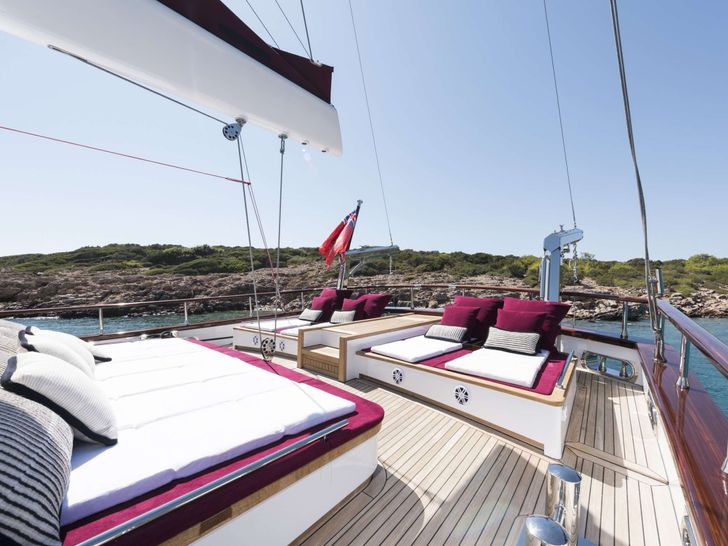 THAT'S AMORE Bodrum Shipyard 42m - upper deck sun beds THAT'S AMORE Bodrum Shipyard 42m - upper deck sun beds