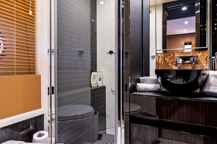 Charter Yacht FANTASTIC - Azimut 77S - 4 Cabins - Miami - Florida East Coast - USA