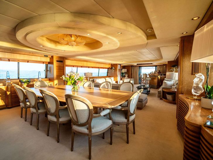 SEA LADY II W.A Souter&Son 41m - saloon and indoor dining area SEA LADY II W.A Souter&Son 41m - saloon and indoor dining area