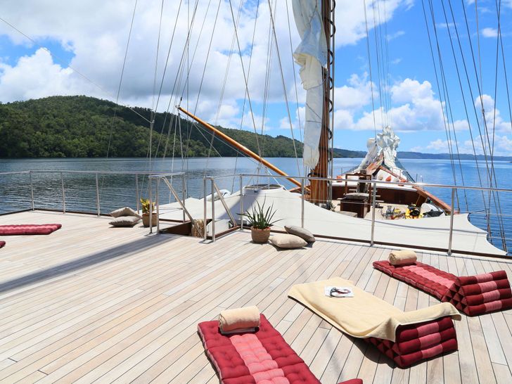 LAMIMA Phinisi 65m - sun deck LAMIMA Phinisi 65m - sun deck