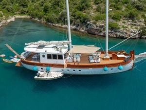 GREEN RAY - Custom 28m - 6 Cabins - Split - Dubrovnik - Hvar - Trogir - Croatia GREEN RAY - Custom 28m - 6 Cabins - Split - Dubrovnik - Hvar - Trogir - Croatia