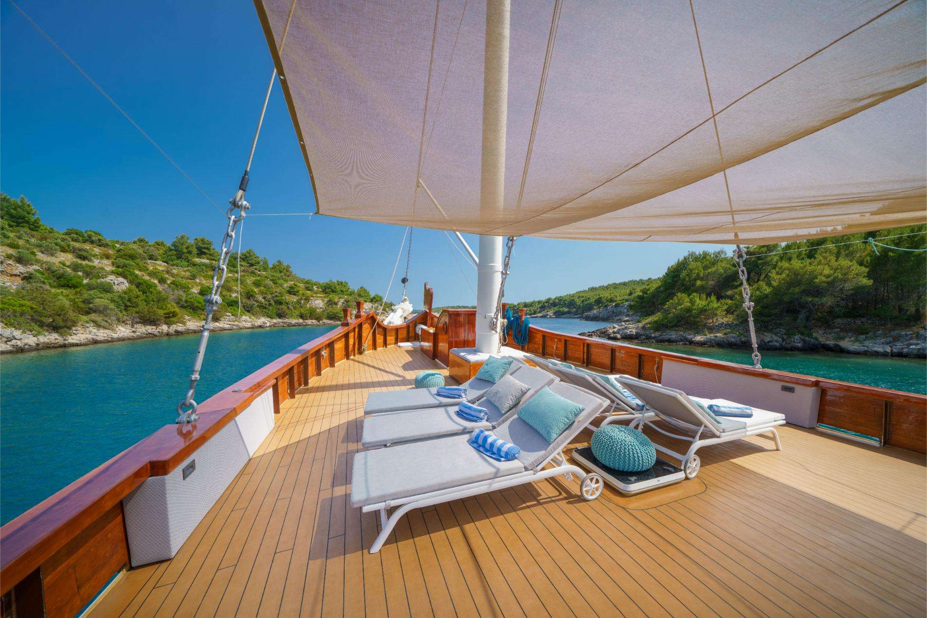 GREEN RAY Custom Gulet 28m - main upper deck sunbathing area