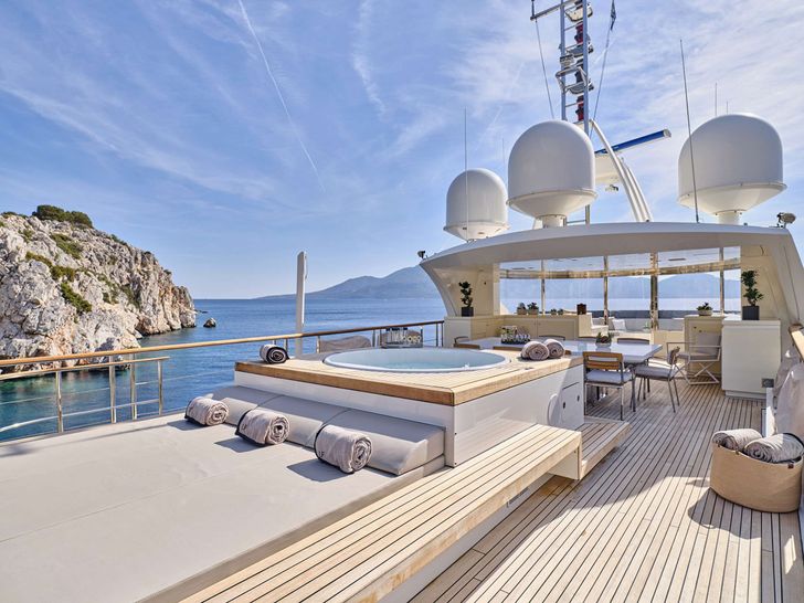 LA PELLEGRINA 1 Couach 5000 Fly - sun deck LA PELLEGRINA 1 Couach 5000 Fly - sun deck