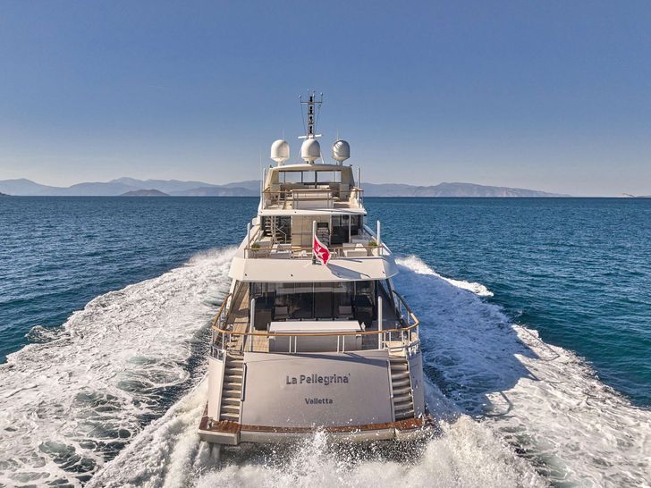 LA PELLEGRINA 1 Couach 5000 Fly - aft shot cruising LA PELLEGRINA 1 Couach 5000 Fly - aft shot cruising
