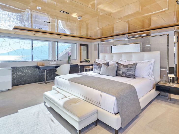 LA PELLEGRINA 1 Couach 5000 Fly - master cabin LA PELLEGRINA 1 Couach 5000 Fly - master cabin