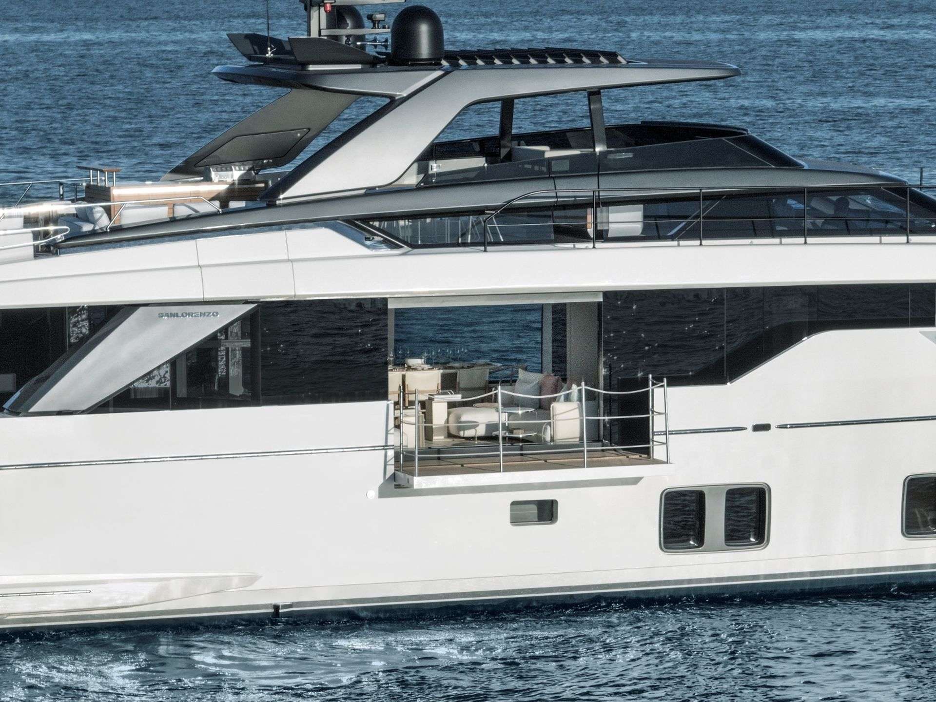 MARY Sanlorenzo SL106 - balcony