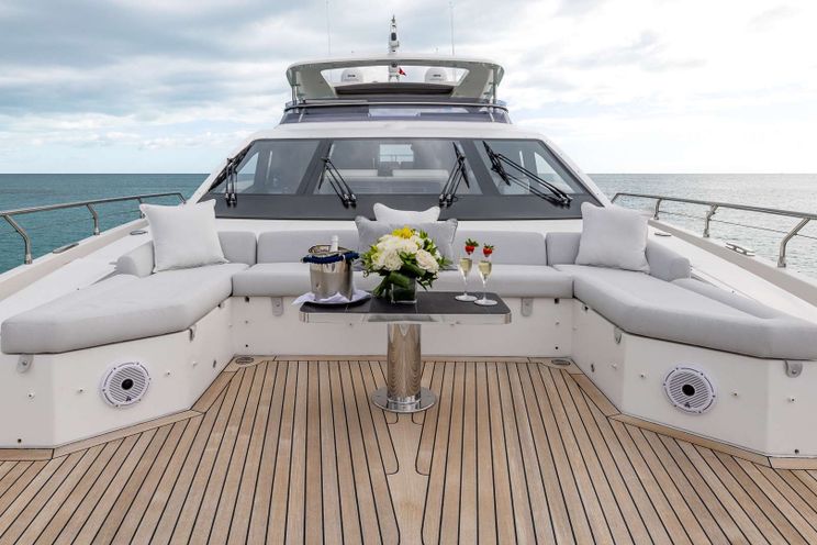 Charter Yacht PIER PRESSURE - Azimut Grande 27 - 5 Cabins - Nassau - Exumas - Bahamas
