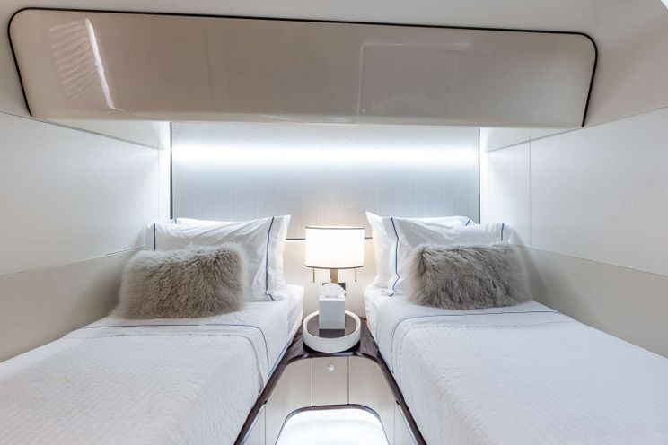 Charter Yacht PIER PRESSURE - Azimut Grande 27 - 5 Cabins - Nassau - Exumas - Bahamas