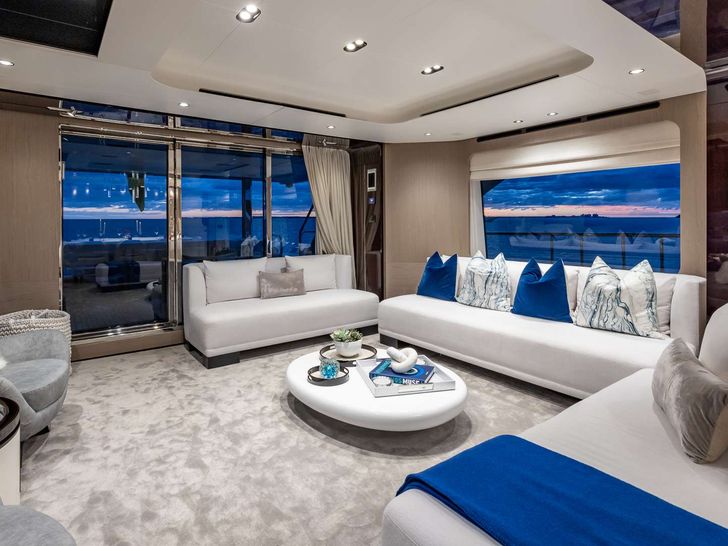 PIER PRESSURE Azimut Grande 27 - saloon PIER PRESSURE Azimut Grande 27 - saloon