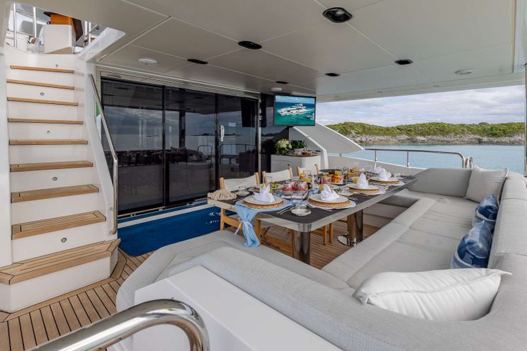 Charter Yacht PIER PRESSURE - Azimut Grande 27 - 5 Cabins - Nassau - Exumas - Bahamas