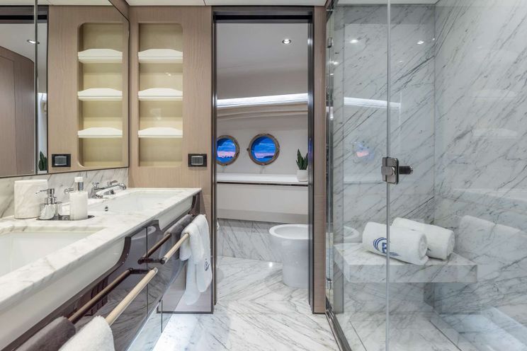 Charter Yacht PIER PRESSURE - Azimut Grande 27 - 5 Cabins - Nassau - Exumas - Bahamas