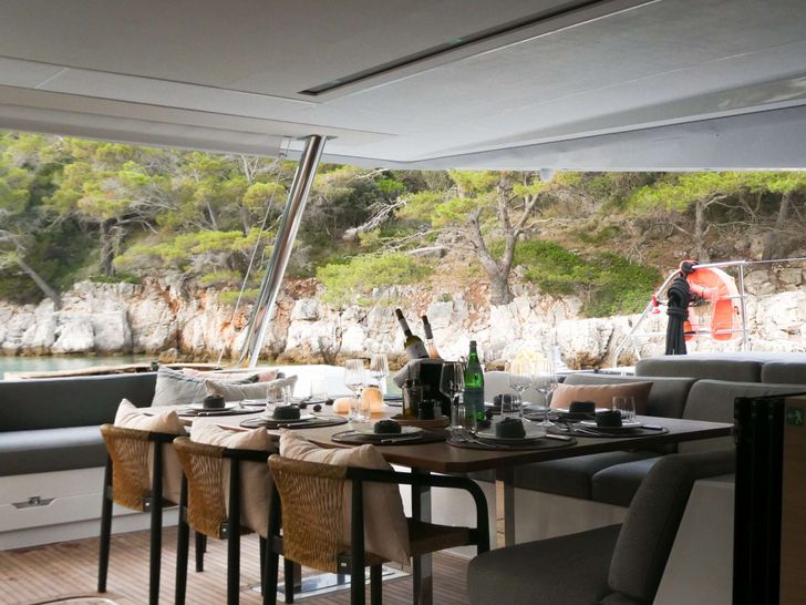 SOLOMAR Fountaine Pajot Pajot Samana 59 - Al Fresco Dining SOLOMAR Fountaine Pajot Pajot Samana 59 - Al Fresco Dining
