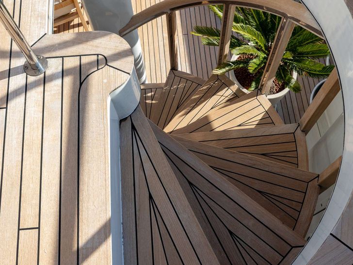 BROOKLYN Custom 121 ft - staircase BROOKLYN Custom 121 ft - staircase