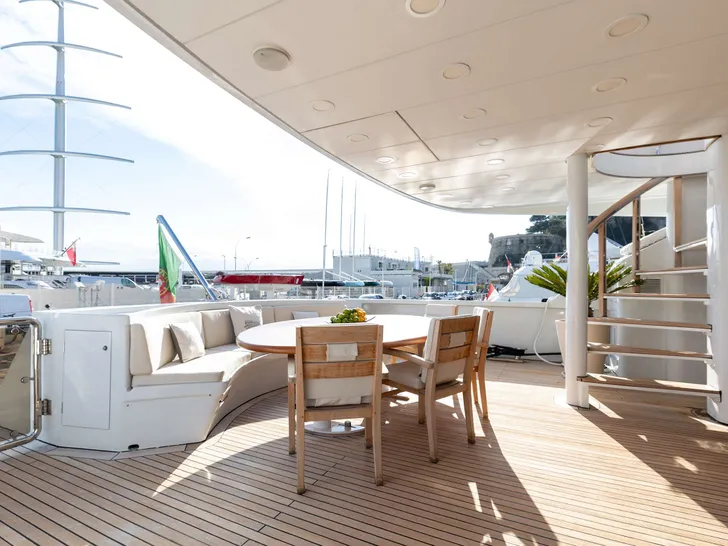 BROOKLYN Custom 121 ft - aft deck BROOKLYN Custom 121 ft - aft deck