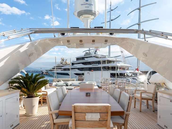 BROOKLYN Custom 121 ft - flybridge BROOKLYN Custom 121 ft - flybridge