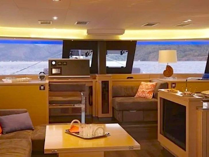 REMEDY Fountaine Pajot Ipanema 58 - saloon REMEDY Fountaine Pajot Ipanema 58 - saloon