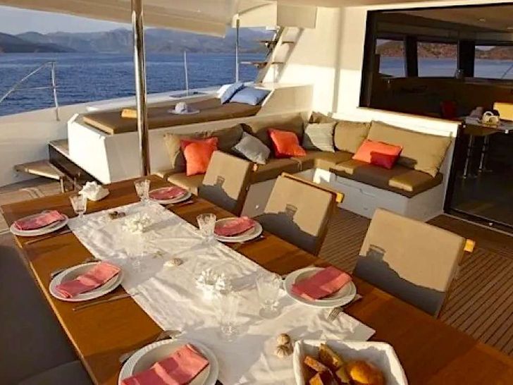 REMEDY Fountaine Pajot Ipanema 58 - aft alfresco dining area REMEDY Fountaine Pajot Ipanema 58 - aft alfresco dining area