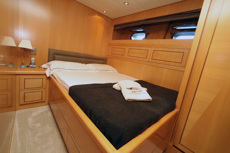 Charter Yacht ZEUS - Leopard 24 - 3 Cabins - Athens - Mykonos - Paros - Cyclades - Greece