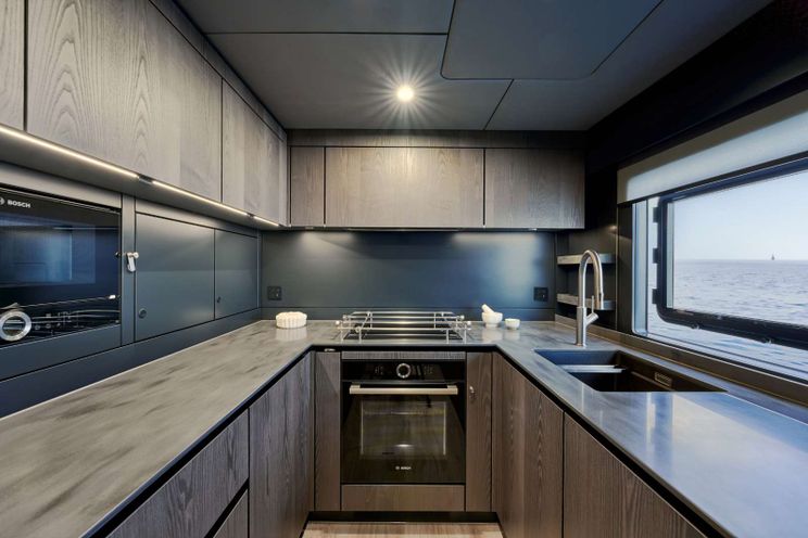 Charter Yacht ARCHIPELAGO III - Sunreef 60 Power - 4 Cabins - Nassau - Exumas - Bahamas