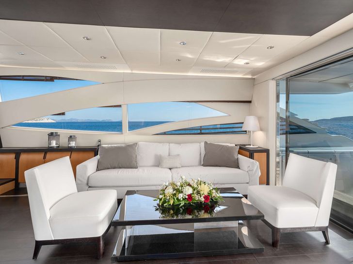 ONE Pershing 90 - saloon seating ONE Pershing 90 - saloon seating