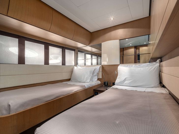 ONE Pershing 90 - twin cabin ONE Pershing 90 - twin cabin