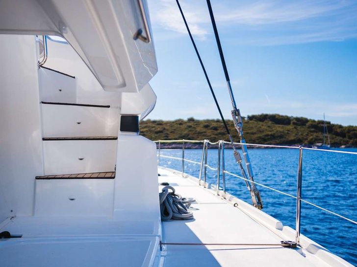 CATWALK Lagoon 51 - aft deck CATWALK Lagoon 51 - aft deck