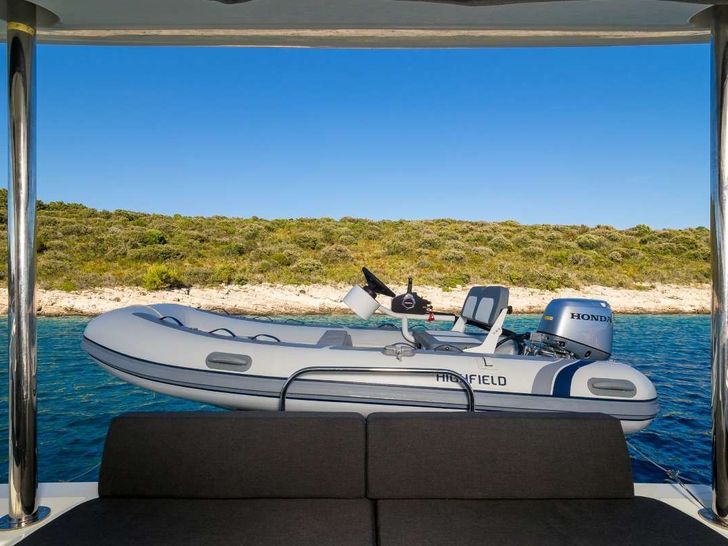 CATWALK Lagoon 51 - lifted tender CATWALK Lagoon 51 - lifted tender