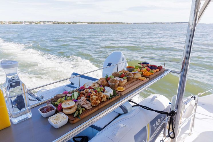 Charter Yacht SOUTHERN SKY - Leopard 51 - 3 Cabins - Nassau - Staniel Cay - Bahamas
