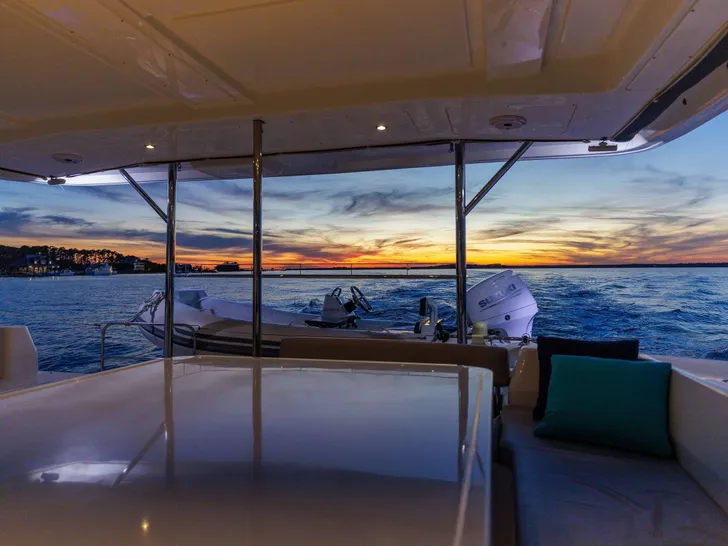 SOUTHERN SKY Leopard 51 - Night Stern View SOUTHERN SKY Leopard 51 - Night Stern View