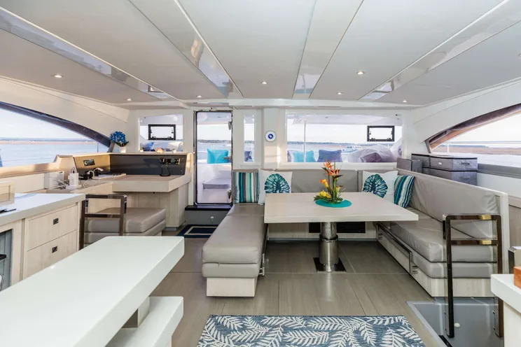 Charter Yacht SOUTHERN SKY - Leopard 51 - 3 Cabins - Nassau - Staniel Cay - Bahamas