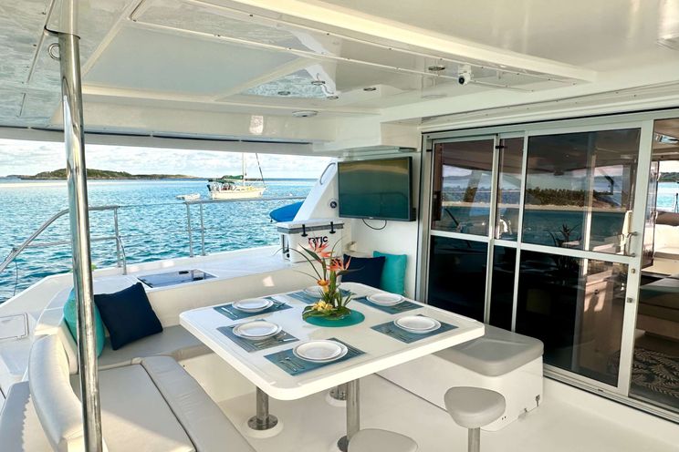 Charter Yacht SOUTHERN SKY - Leopard 51 - 3 Cabins - Nassau - Staniel Cay - Bahamas