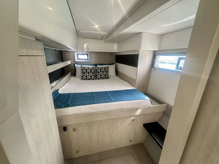 SOUTHERN SKY Leopard 51 - Cabin SOUTHERN SKY Leopard 51 - Cabin