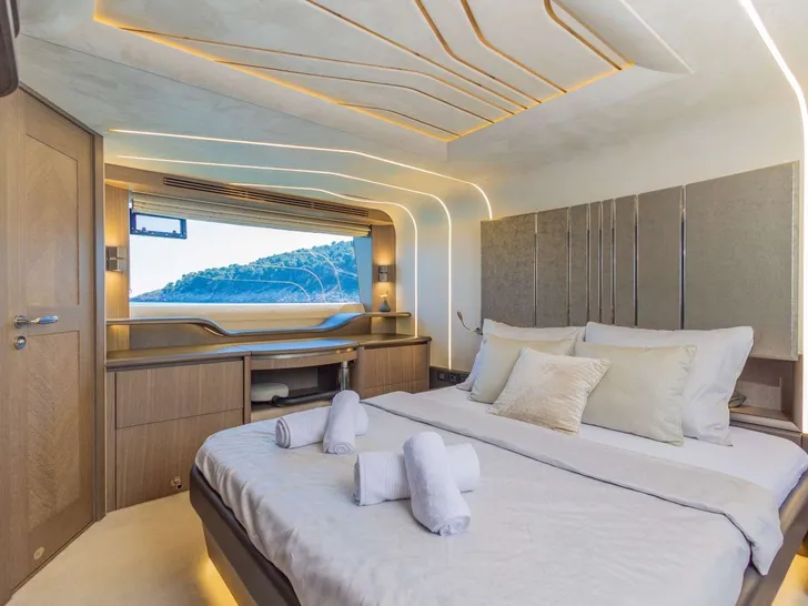 PARADISE Galeon 680 Fly - master cabin PARADISE Galeon 680 Fly - master cabin