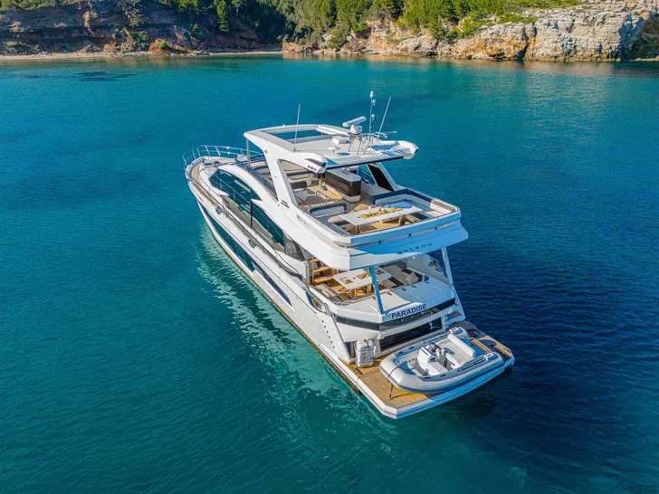 PARADISE Galeon 680 Fly - aft shot anchored PARADISE Galeon 680 Fly - aft shot anchored