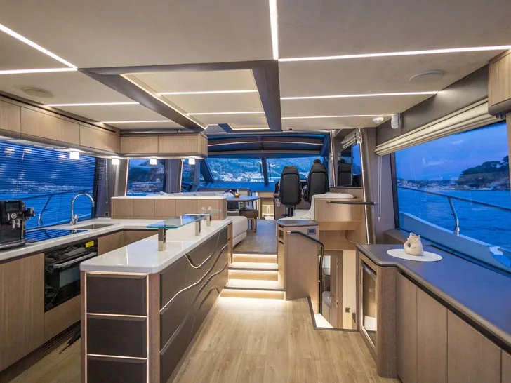 PARADISE Galeon 680 Fly - galley PARADISE Galeon 680 Fly - galley