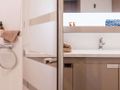 KEBISIKS Fountaine Pajot Aura 51 - master cabin bathroom KEBISIKS Fountaine Pajot Aura 51 - master cabin bathroom