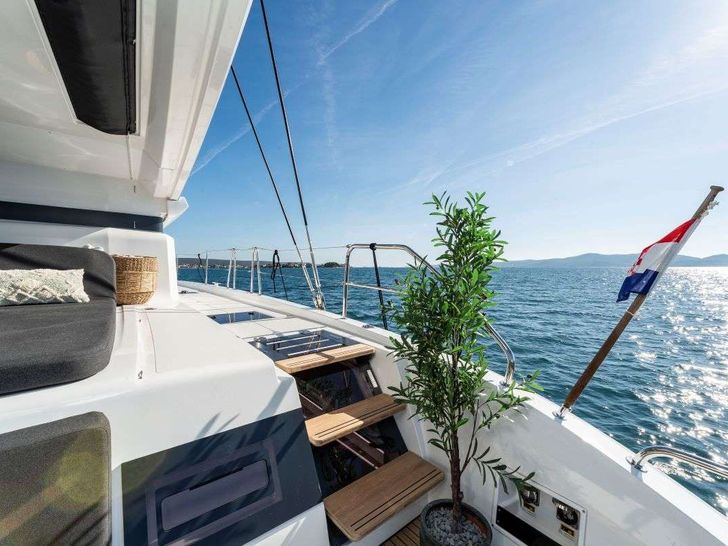 BLACK CAVIAR Lagoon 55 - aft deck sun bed BLACK CAVIAR Lagoon 55 - aft deck sun bed