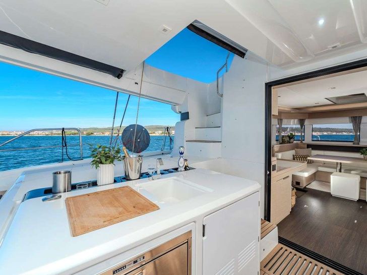 BLACK CAVIAR Lagoon 55 - aft deck kitchenette BLACK CAVIAR Lagoon 55 - aft deck kitchenette