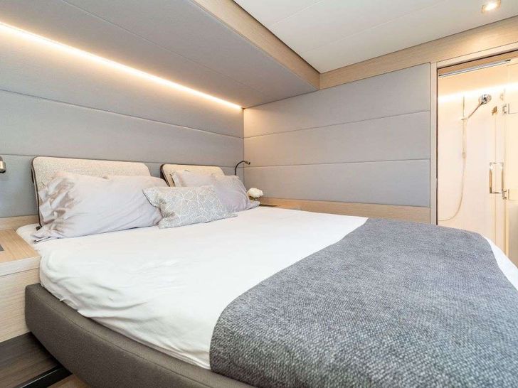 BLACK CAVIAR Lagoon 55 - double cabin 2 BLACK CAVIAR Lagoon 55 - double cabin 2