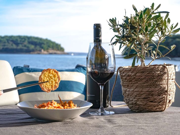 SOLAIA Leopard 50 - wine party SOLAIA Leopard 50 - wine party