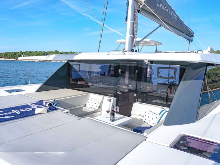 SOLAIA Leopard 50 - foredeck SOLAIA Leopard 50 - foredeck