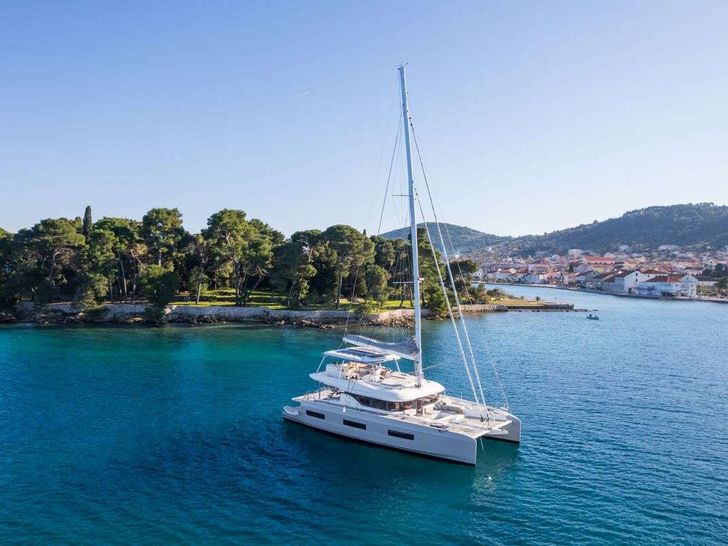 DIAMOND DIVA Lagoon 60 - profile DIAMOND DIVA Lagoon 60 - profile