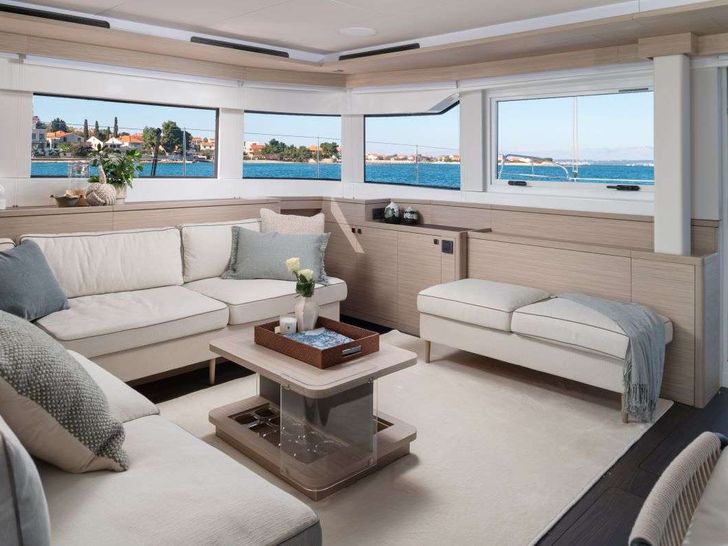 DIAMOND DIVA Lagoon 60 - saloon DIAMOND DIVA Lagoon 60 - saloon